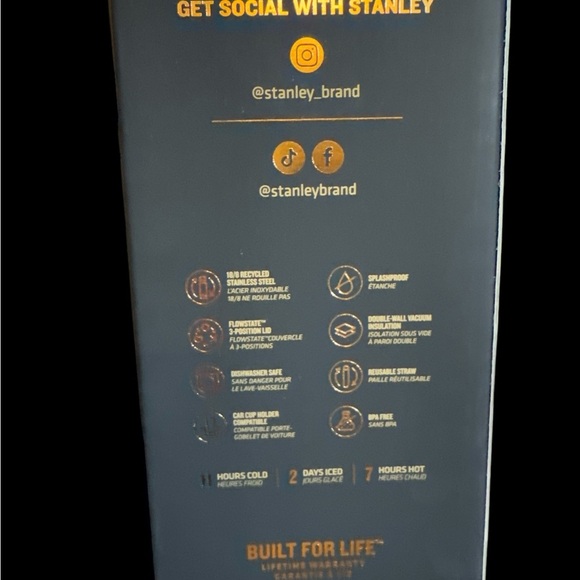 NIB Collectible Stanley 40 oz  flip straw w/ handle “Crimson” Winterscape design - Picture 9 of 10